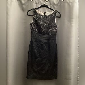 H&M fitted sleeveless lace design midi dress size 6